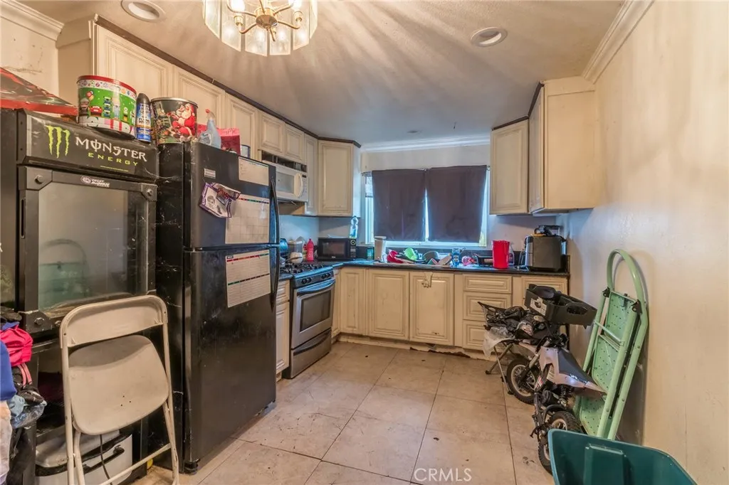11814 Ramona, Chino, California 91710 home-pic-21