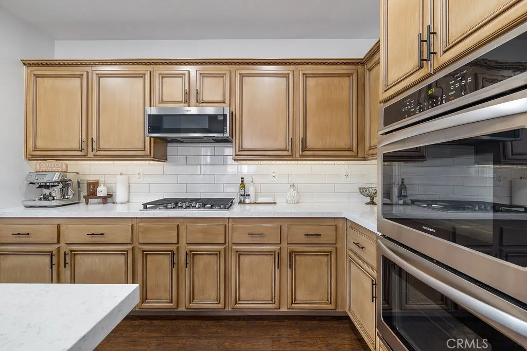 19924 Via Joyce Drive, Saugus, California 91350 home-pic-15