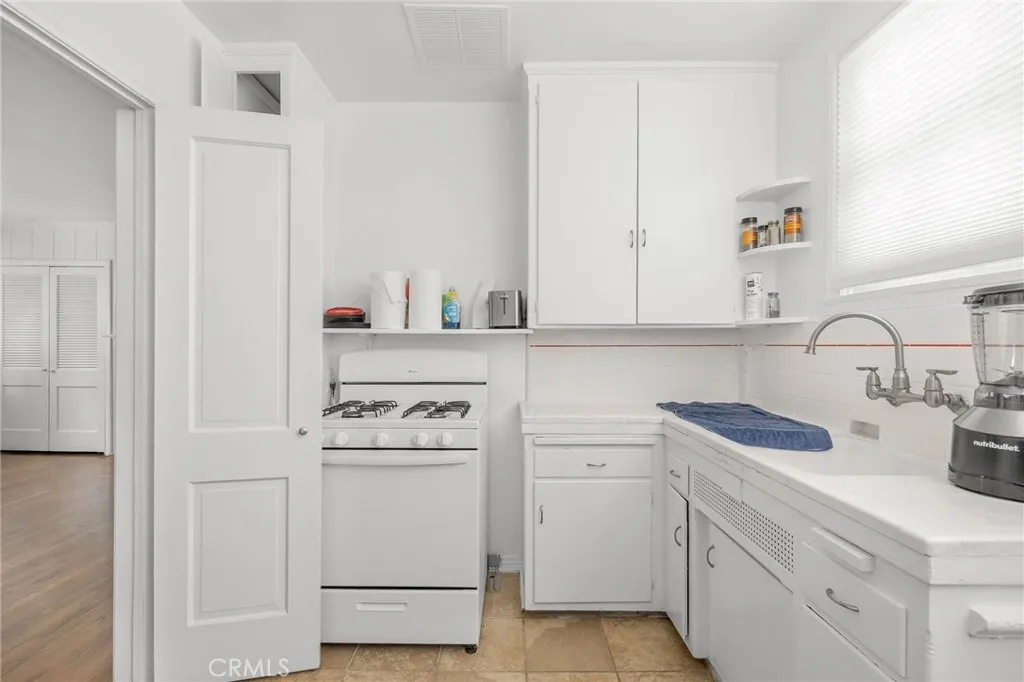 10366 Ashton Avenue, Los Angeles, California 90024 home-pic-16