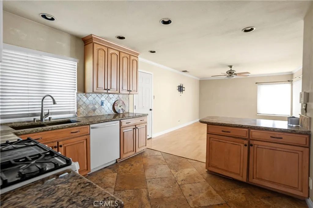 3955 Lecont Court, Simi Valley, California 93063 home-pic-7