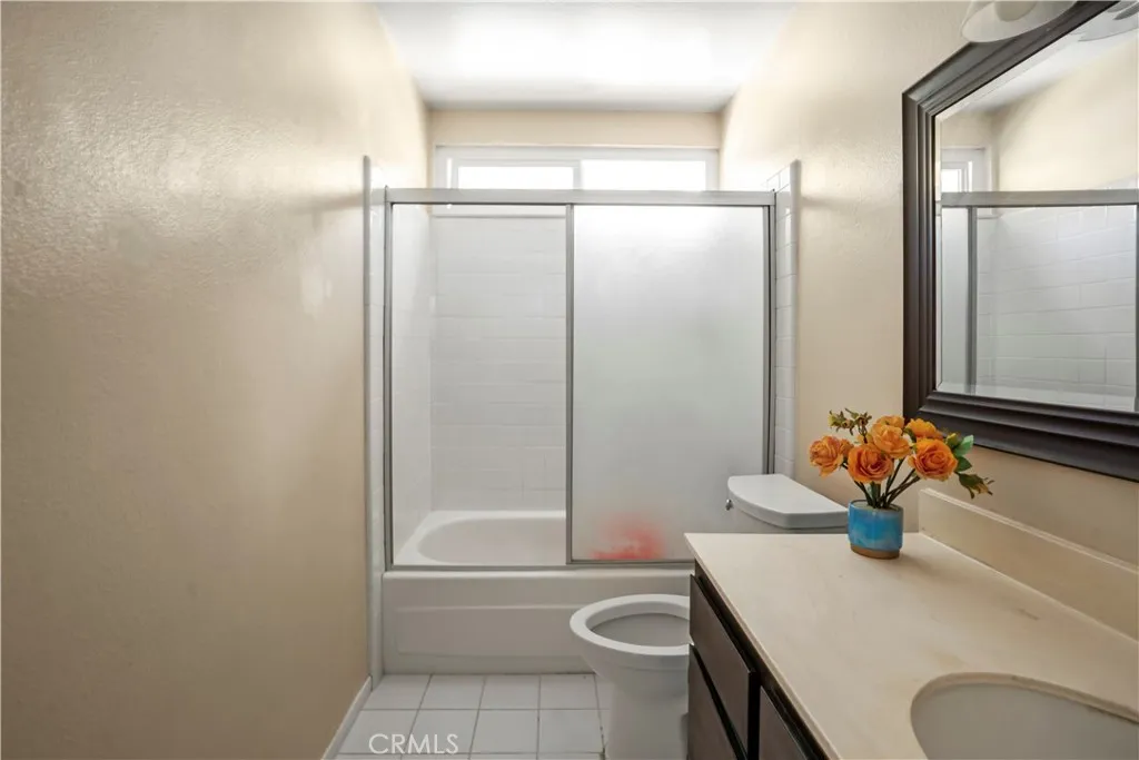 3955 Lecont Court, Simi Valley, California 93063 home-pic-16