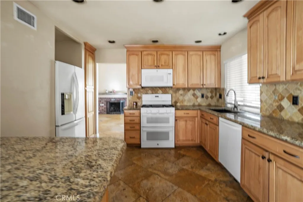 3955 Lecont Court, Simi Valley, California 93063 home-pic-9