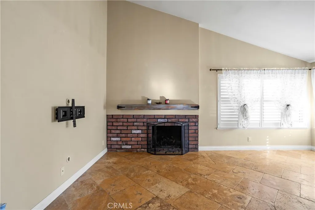 3955 Lecont Court, Simi Valley, California 93063 home-pic-6