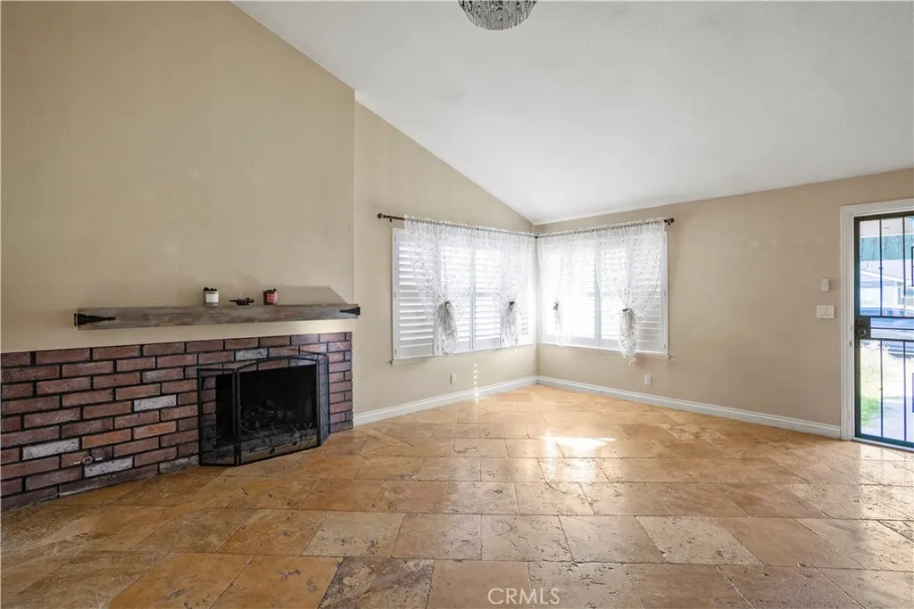 3955 Lecont Court, Simi Valley, California 93063 home-pic-42