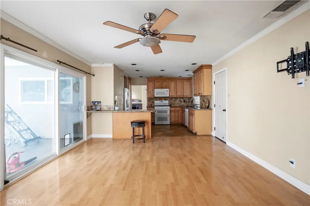 3955 Lecont Court, Simi Valley, California 93063 home-pic-11