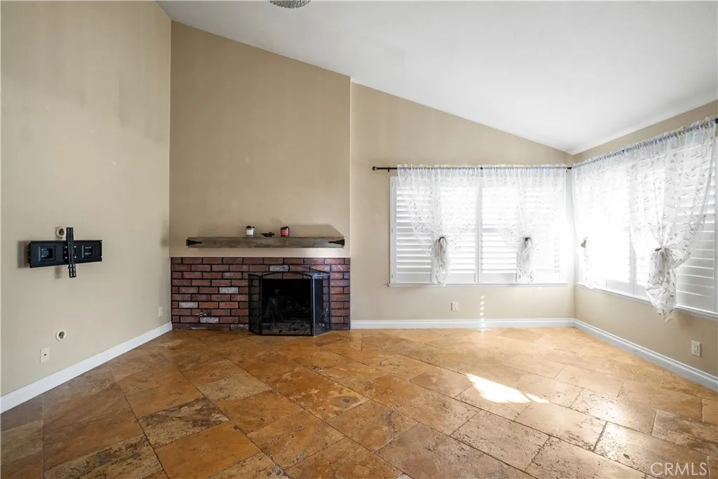 3955 Lecont Court, Simi Valley, California 93063 home-pic-41