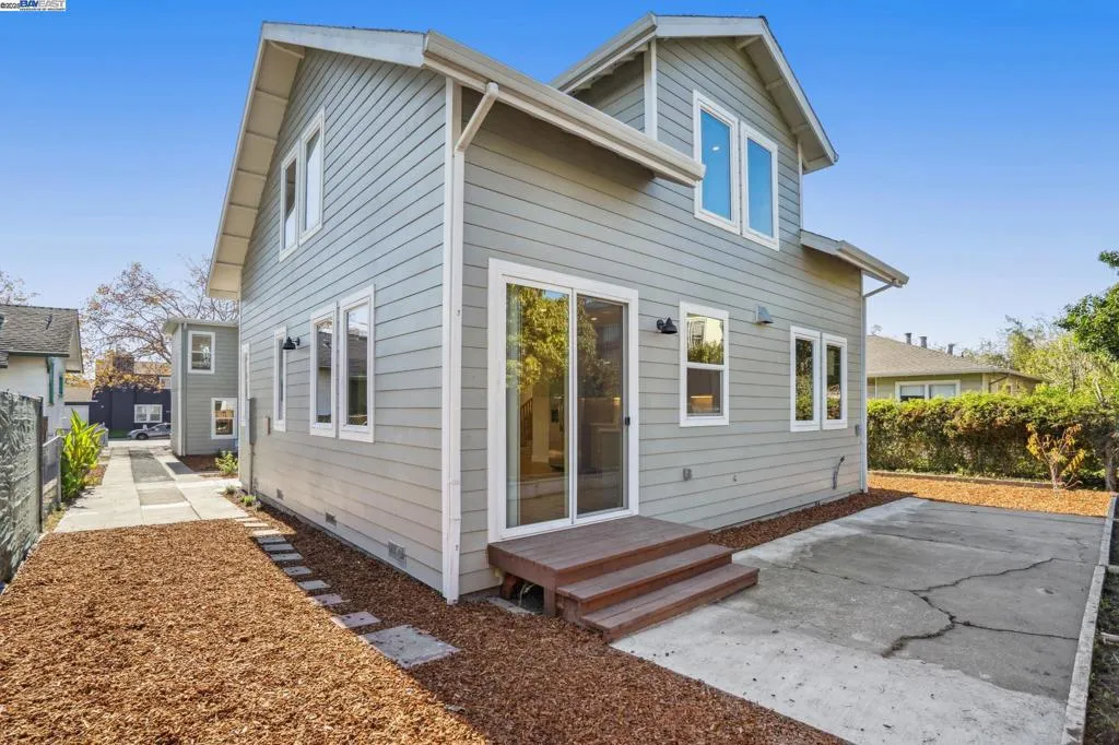 882 61st St, Oakland, California 94608 home-pic-47