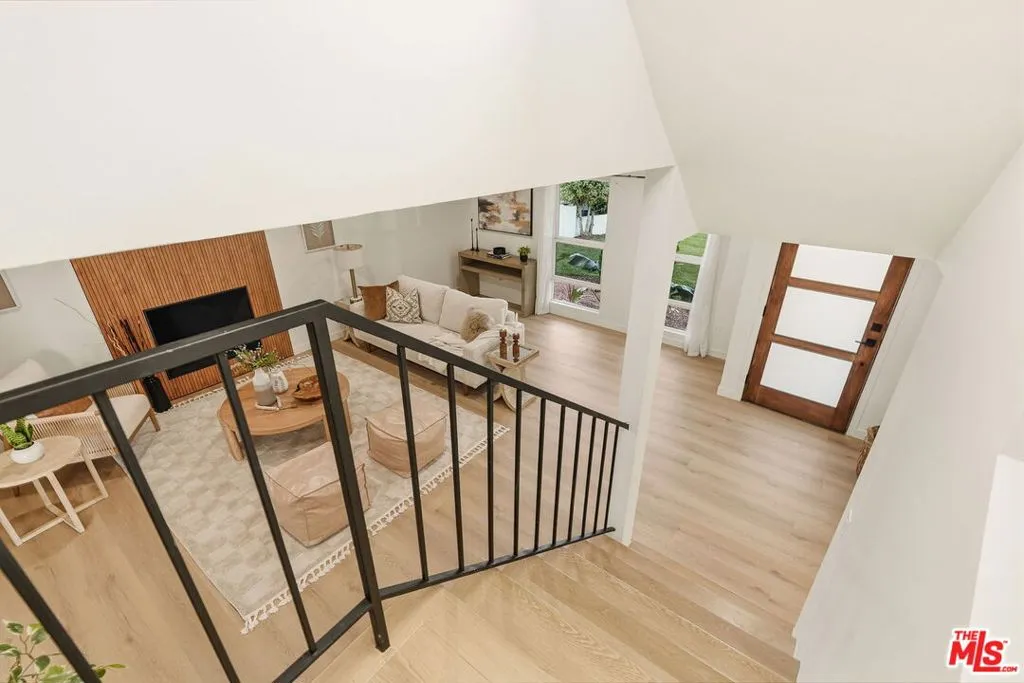 10521 Cedros Avenue, San Fernando, California 91345 home-pic-18