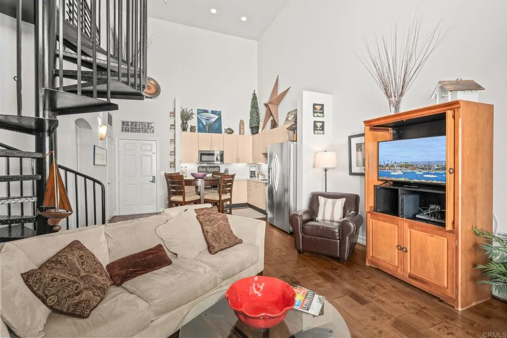 525 11th Avenue 1501, San Diego, California 92101 home-pic-3