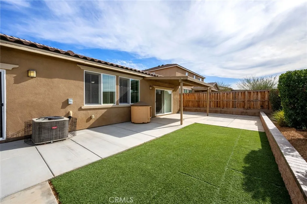 9236 Rainsong Avenue, Hesperia, California 92344 home-pic-54
