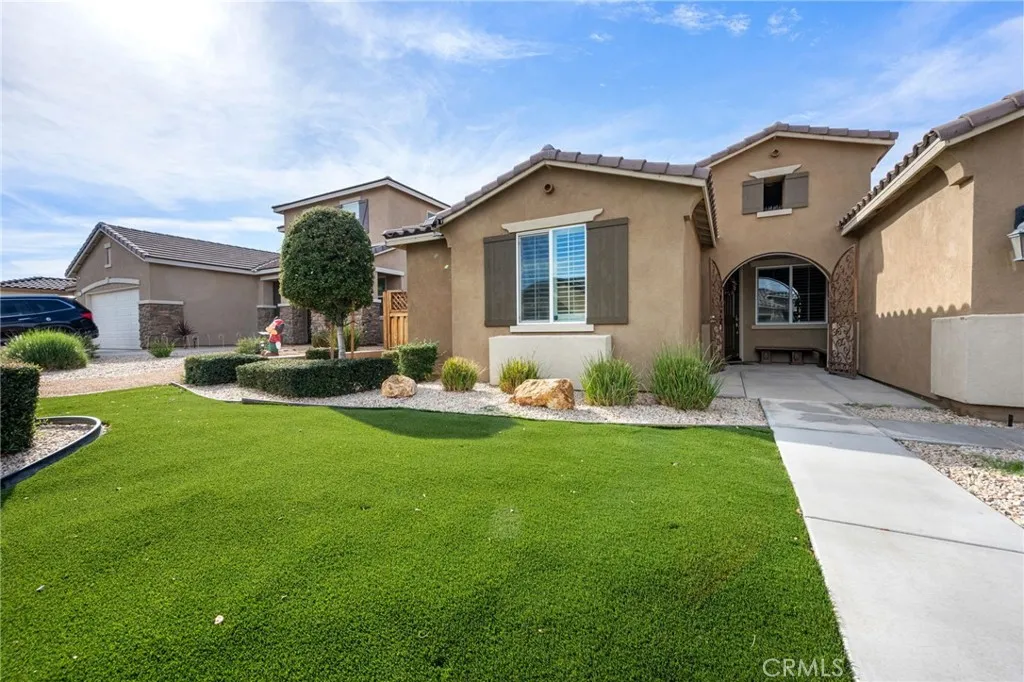9236 Rainsong Avenue, Hesperia, California 92344 home-pic-4