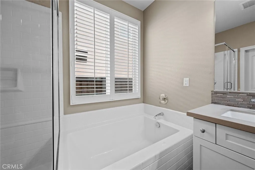 9236 Rainsong Avenue, Hesperia, California 92344 home-pic-27