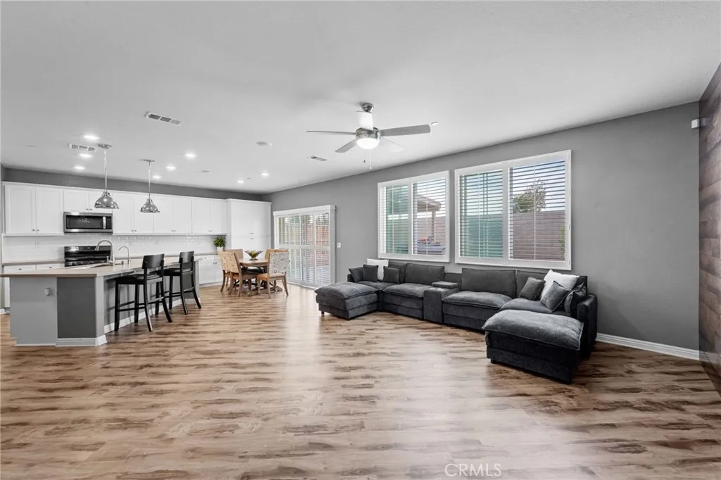9236 Rainsong Avenue, Hesperia, California 92344 home-pic-3