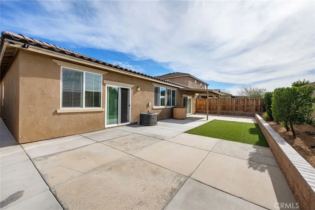 9236 Rainsong Avenue, Hesperia, California 92344 home-pic-55