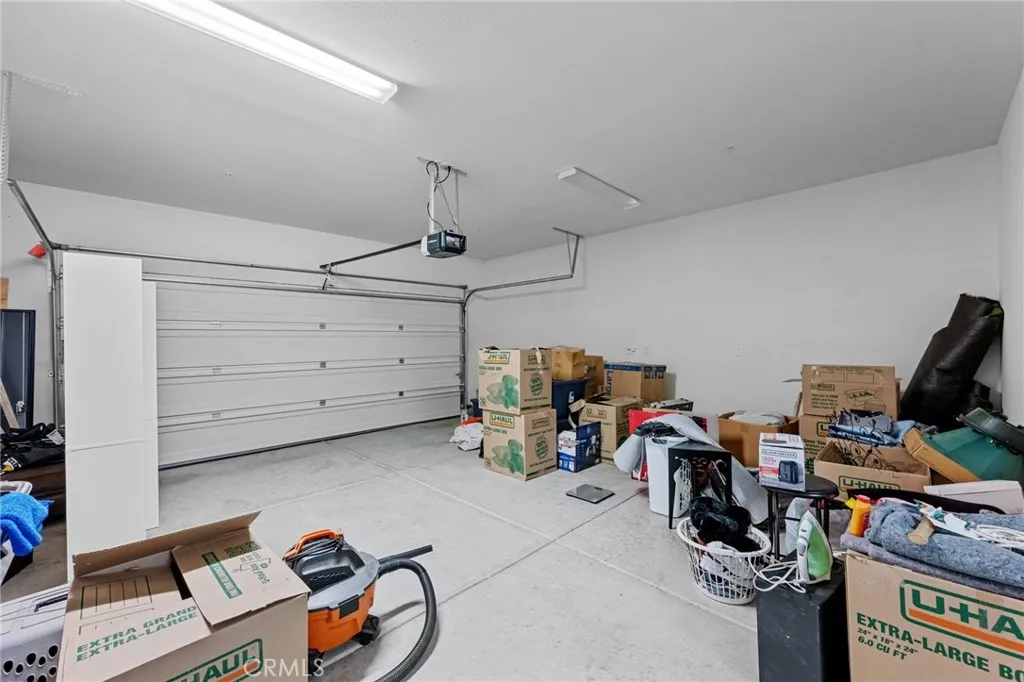 9236 Rainsong Avenue, Hesperia, California 92344 home-pic-46