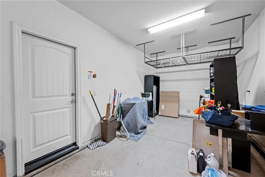 9236 Rainsong Avenue, Hesperia, California 92344 home-pic-47