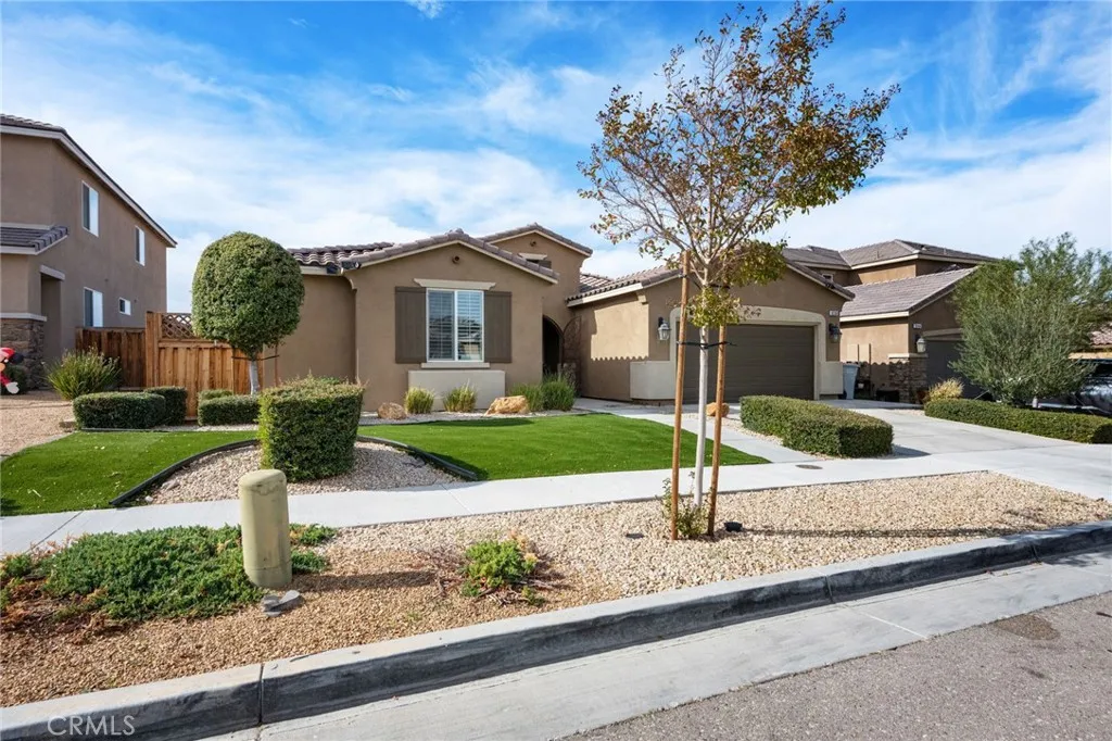 9236 Rainsong Avenue, Hesperia, California 92344 home-pic-1