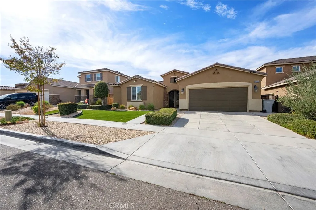 9236 Rainsong Avenue, Hesperia, California 92344 home-pic-0
