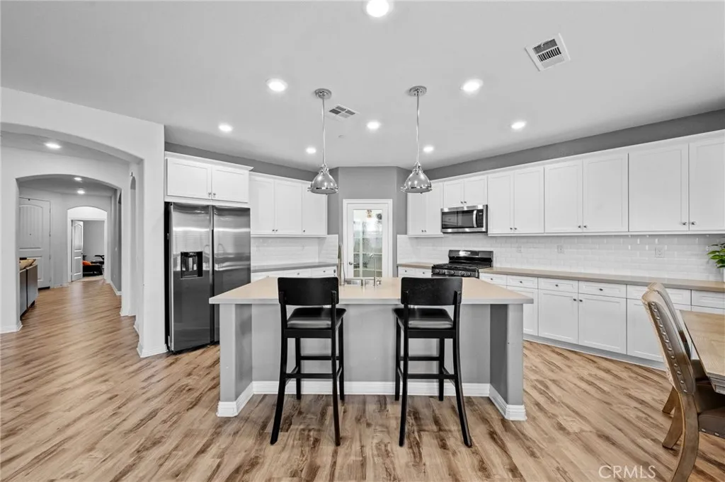 9236 Rainsong Avenue, Hesperia, California 92344 home-pic-15
