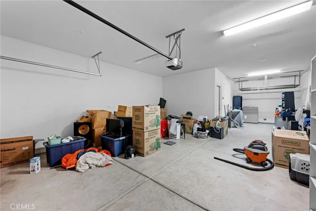 9236 Rainsong Avenue, Hesperia, California 92344 home-pic-48