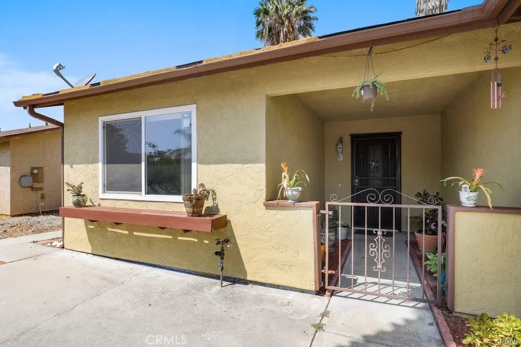 2024 Ortega Court, Hemet, California 92545 home-pic-3