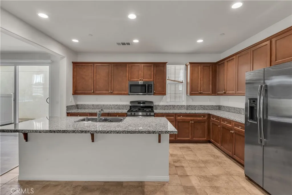 687 S Fillmore, Rialto, California 92376 home-pic-17