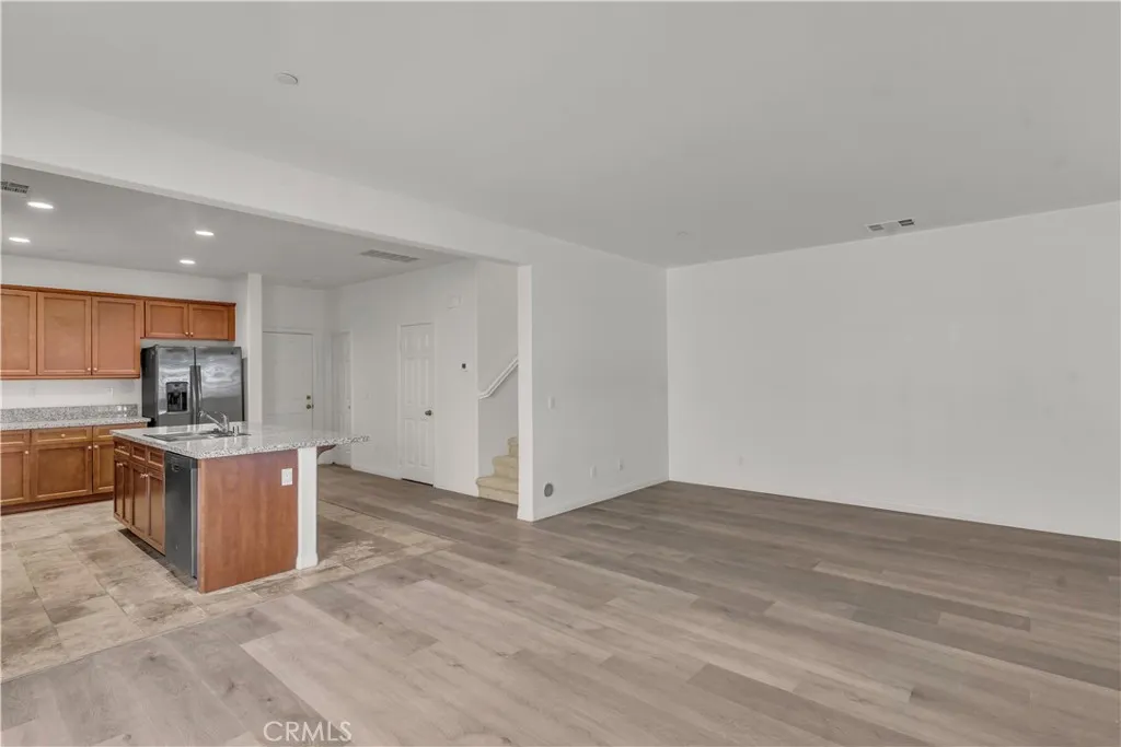 687 S Fillmore, Rialto, California 92376 home-pic-9