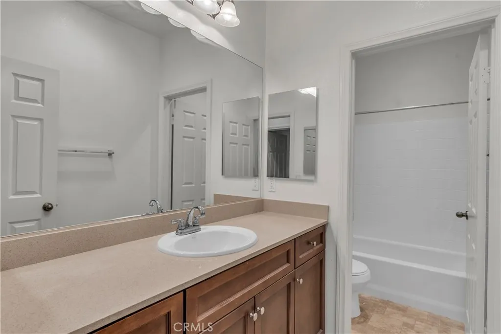 687 S Fillmore, Rialto, California 92376 home-pic-25