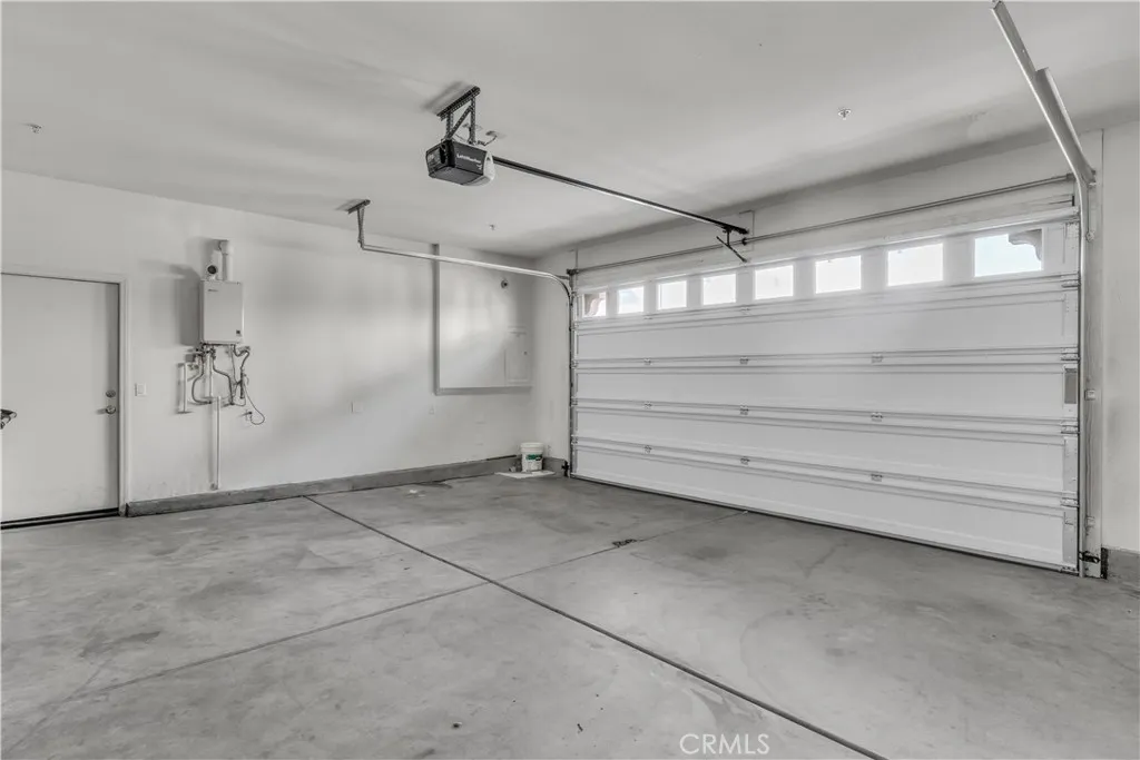 687 S Fillmore, Rialto, California 92376 home-pic-38