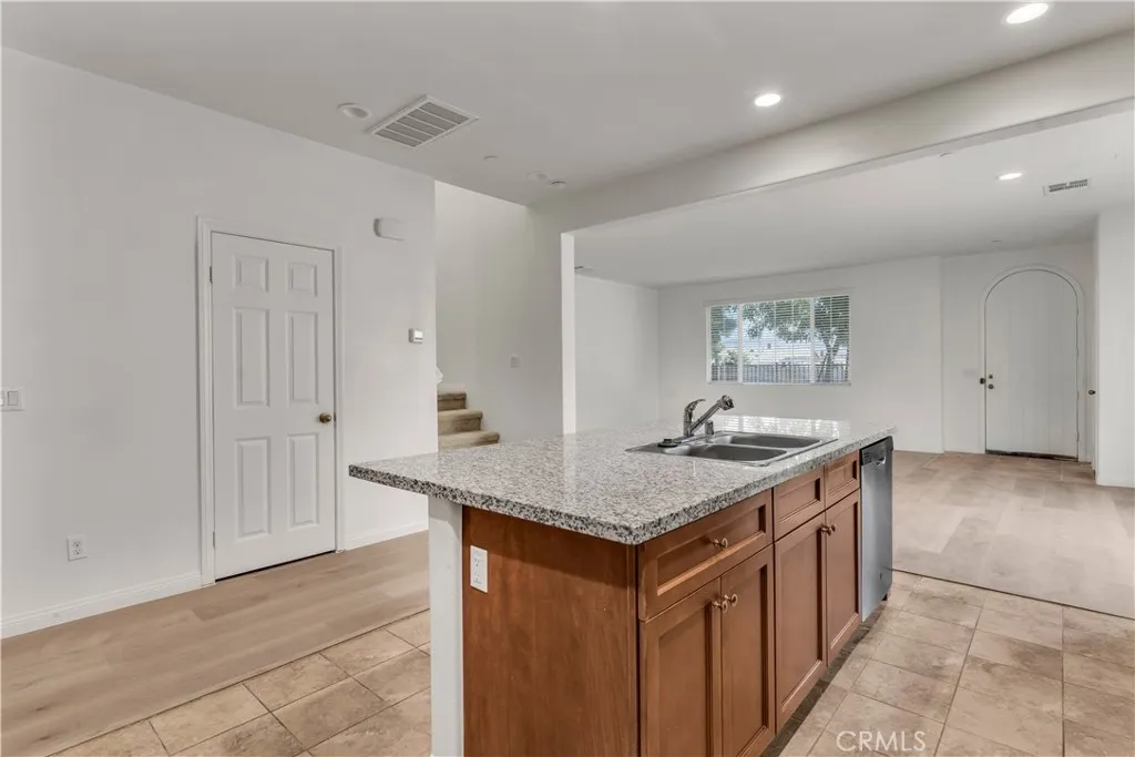 687 S Fillmore, Rialto, California 92376 home-pic-18