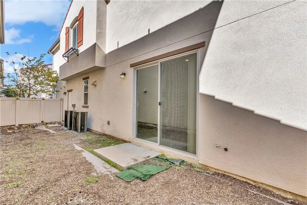 687 S Fillmore, Rialto, California 92376 home-pic-39