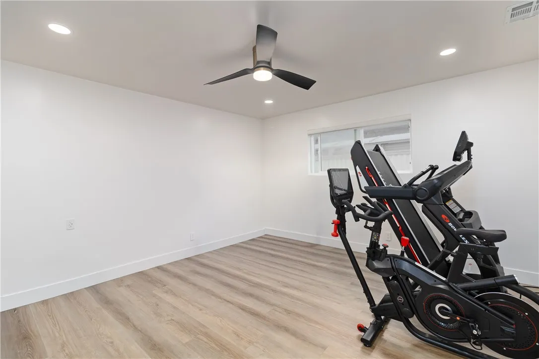 5439 Gentry Avenue, Valley Village, California 91607 home-pic-23