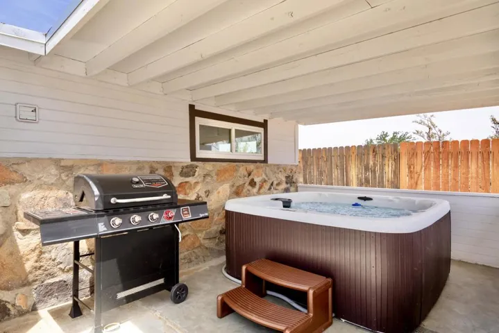 Hot Tub Area1