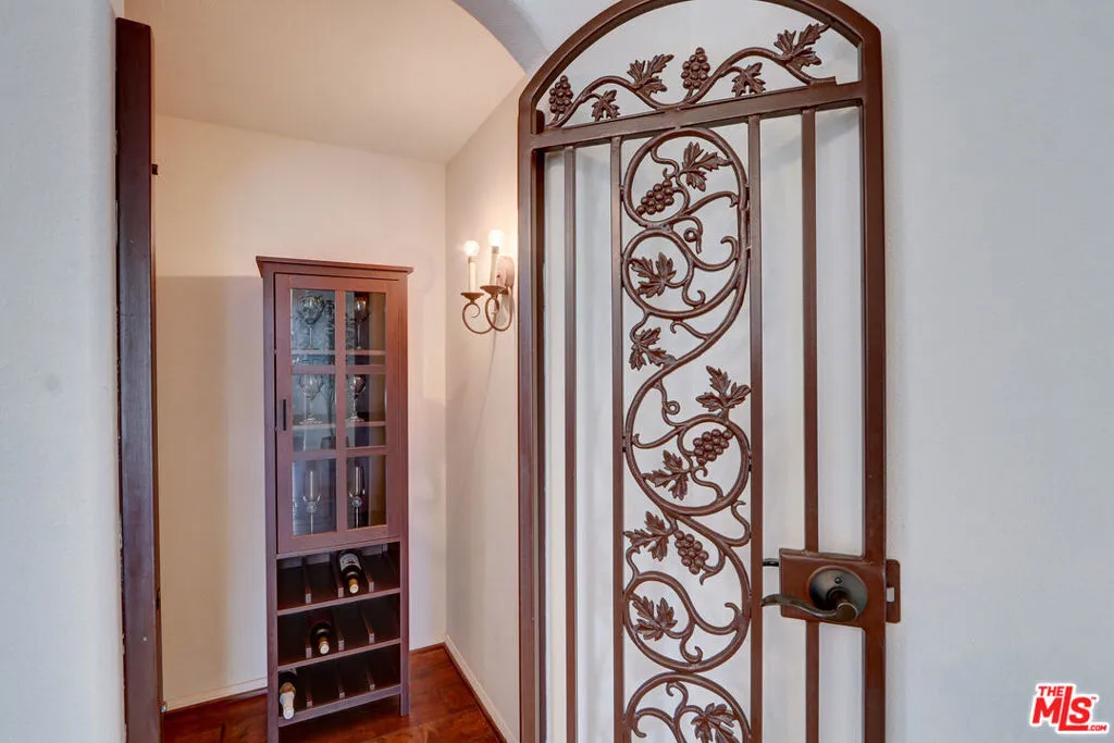 2008 Las Estrellas Court, Camarillo, California 93012 home-pic-6