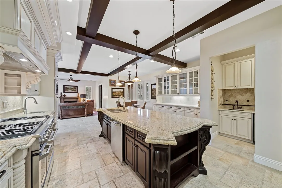 18378 Avenida Bosque, Murrieta, California 92562 home-pic-5
