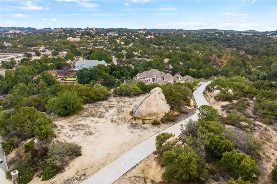 18378 Avenida Bosque, Murrieta, California 92562 home-pic-28