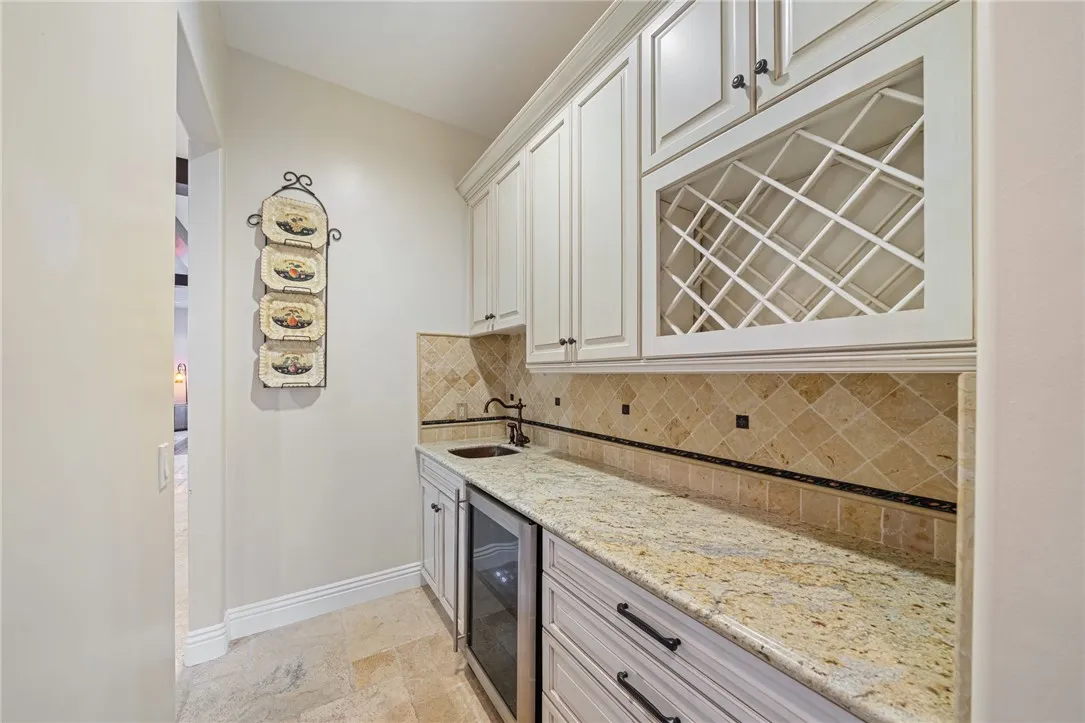 18378 Avenida Bosque, Murrieta, California 92562 home-pic-10