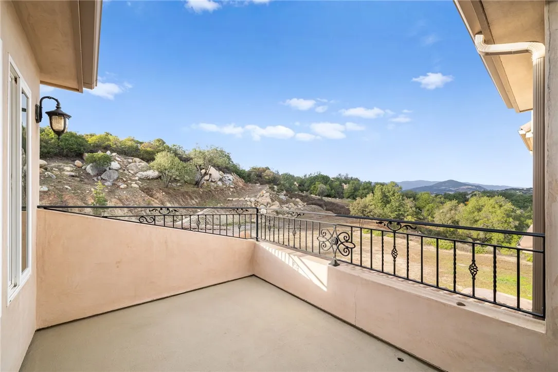 18378 Avenida Bosque, Murrieta, California 92562 home-pic-21