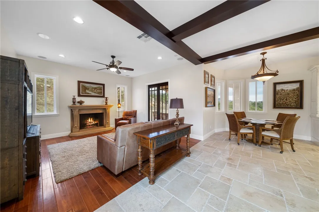 18378 Avenida Bosque, Murrieta, California 92562 home-pic-8