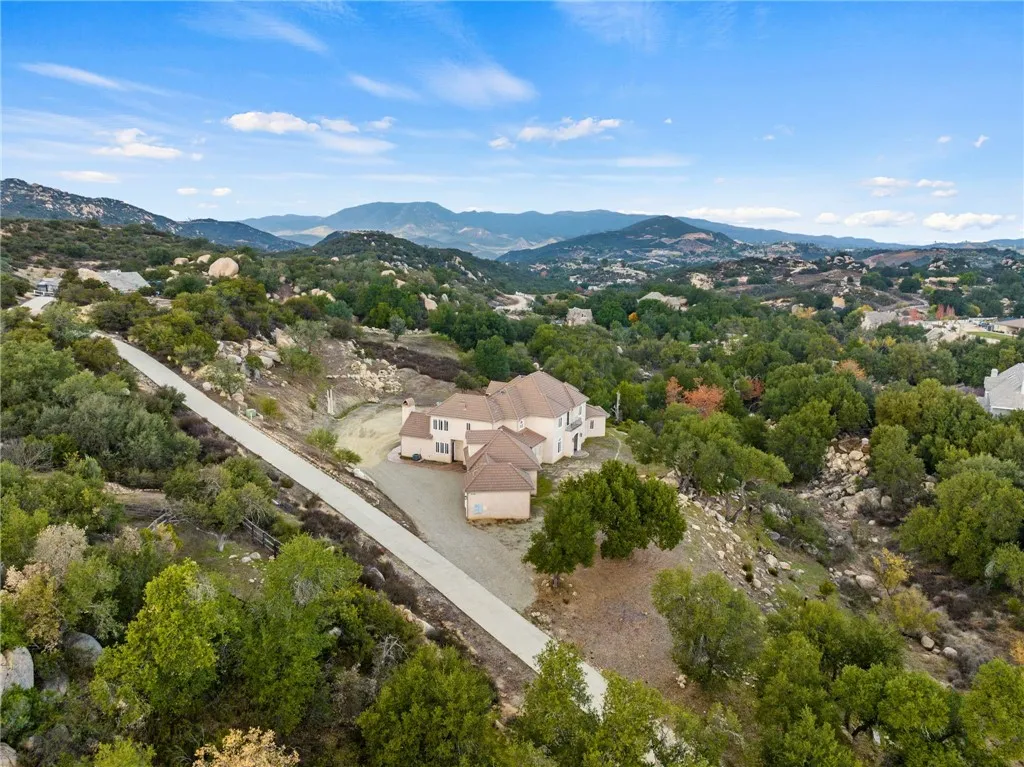 18378 Avenida Bosque, Murrieta, California 92562 home-pic-27