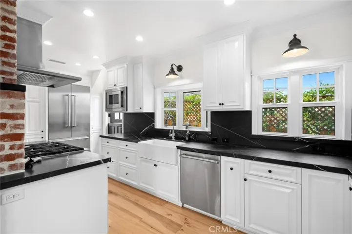 615 Seaview Street, Laguna Beach, California 92651