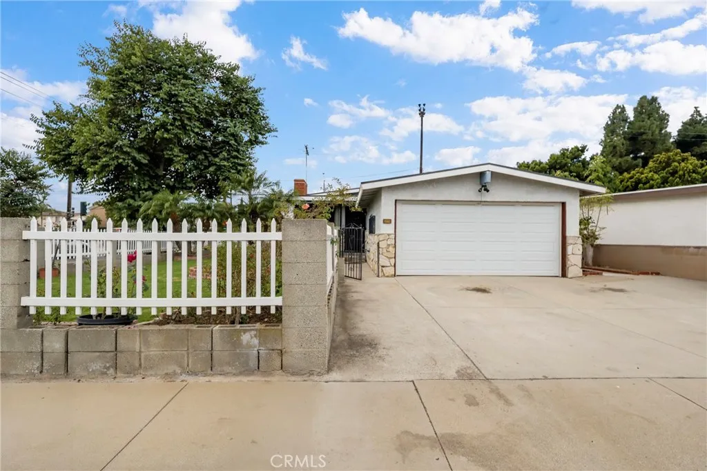 22719 Gulf Avenue, Carson, California 90745 home-pic-3