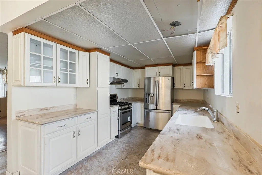 22719 Gulf Avenue, Carson, California 90745 home-pic-6