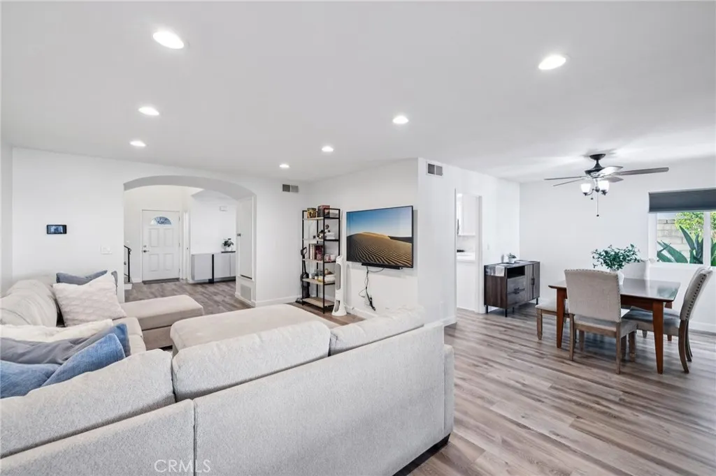 15813 Ada, Canyon Country, California 91387 home-pic-5