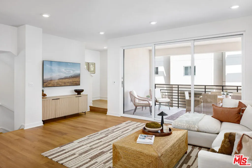 1693 Coral Sea Lane, Los Angeles, California 90732 home-pic-2