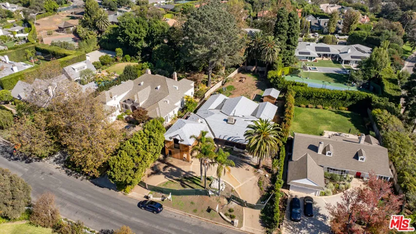 1316 Capri Drive, Pacific Palisades, California 90272