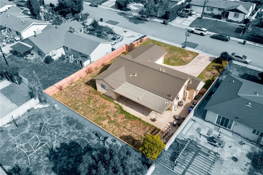 10018 Geneva Avenue, Montclair, California 91763 home-pic-36