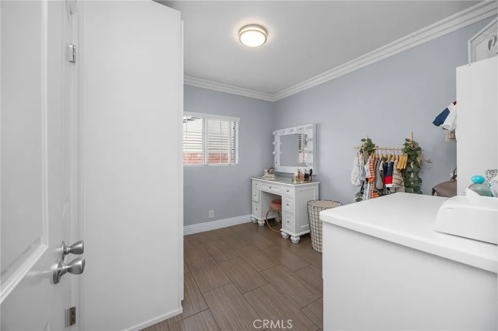 10018 Geneva Avenue, Montclair, California 91763 home-pic-17