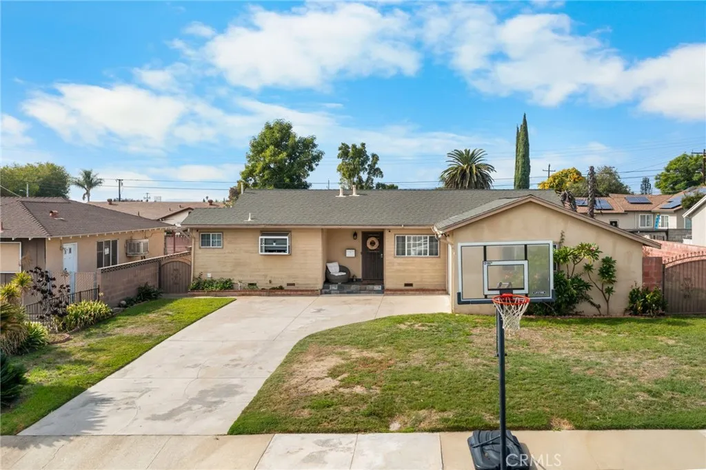 10018 Geneva Avenue, Montclair, California 91763 home-pic-1