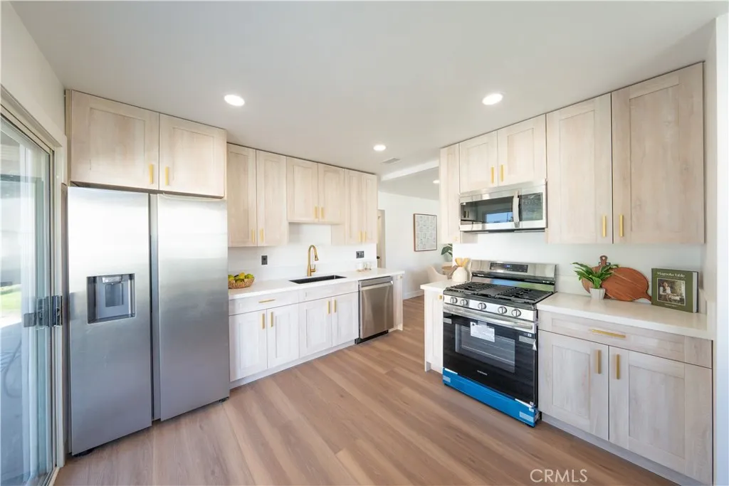 218 Muroc, Fullerton, California 92833 home-pic-7